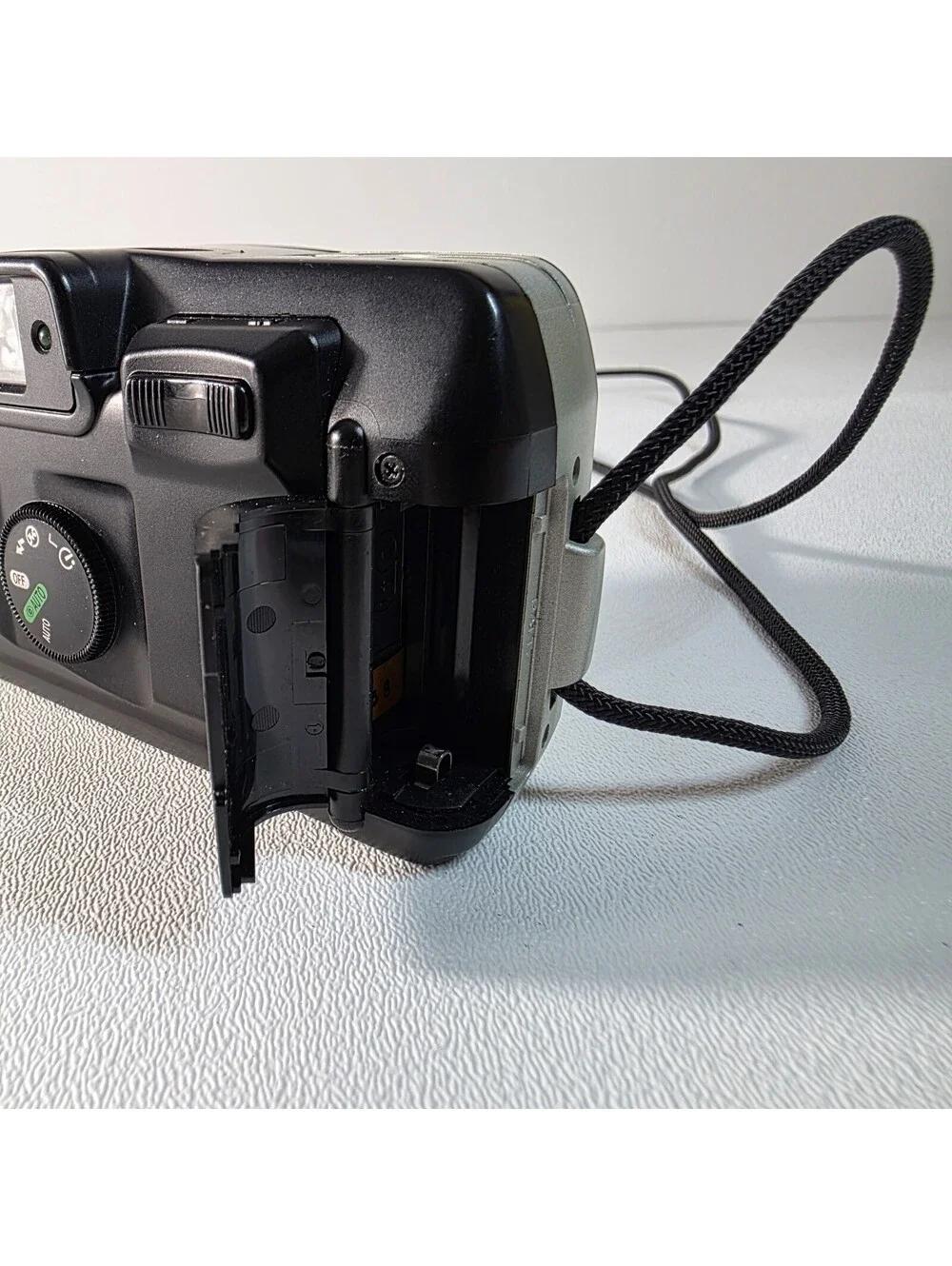 Canon Sure Shot 60 Zoom Shot 35mm Point & Shoot, TESTED Lens Blade Not Closing
